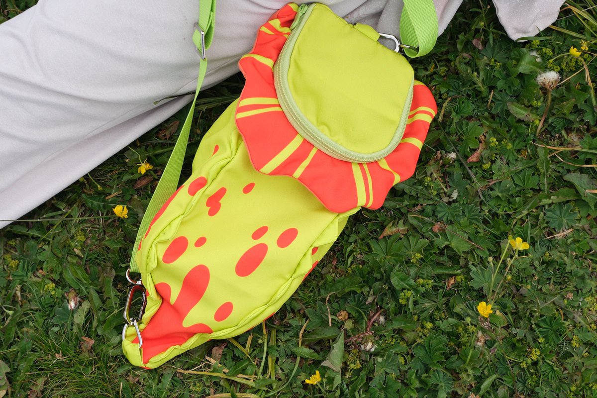 czbugsart's tweet photo. The new Nepenthes bag is coming soon! I spent so much time working with the manufacturer on the sample, and now I’m finally happy with it! It will be a perfect bag for our bug friends, and totally safe for them😉 I am expecting the whole batch to be done and available in Sept! 💚 https://t.co/PbUpOdK7Vc