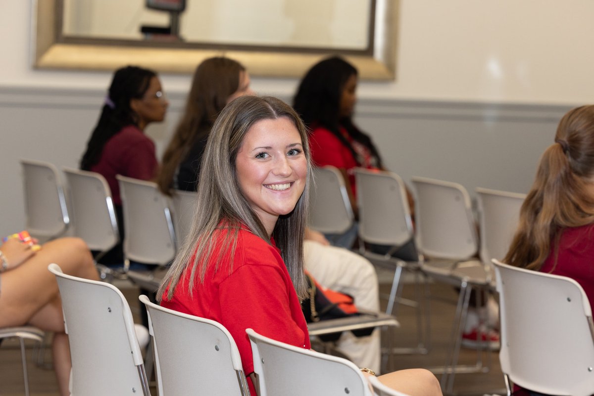 NichollsState's tweet photo. Today at the First-Generation Experience students got the chance to connect with campus resources, meet new friends and take the first steps toward a successful college journey. Welcome to the Nicholls family! ♥️⚔️ https://t.co/hrmfuFMCb4