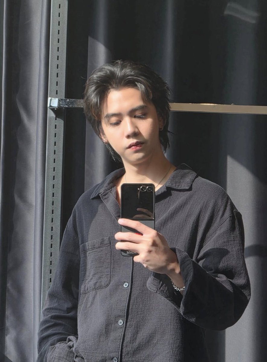 4_Nowflower's tweet photo. พ้มจะมีโอกาสได้เห็นซุงซิงผมยาวอีกมั้ย ทรงนี้อะๆๆ พ้มแพ้🫣🫣 https://t.co/7bIKZYdygt