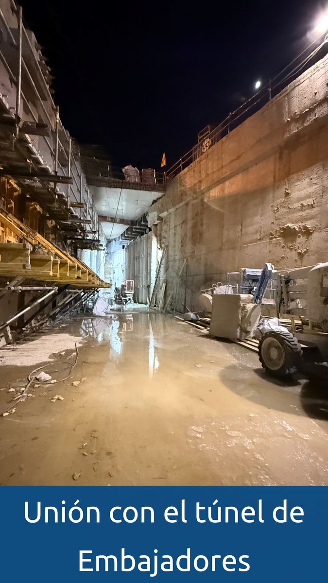 Trenvista's tweet photo. Desde Madrid Atocha Cercanías nos envían estas fotos del estado de las obras del 4+4+2. Vemos el cajón de la conexión del túnel de Sol con el de Embajadores para llegar a la vía 8 y cómo se está derribando la pared de este último en bloques. https://t.co/2Tpz3qFN5b