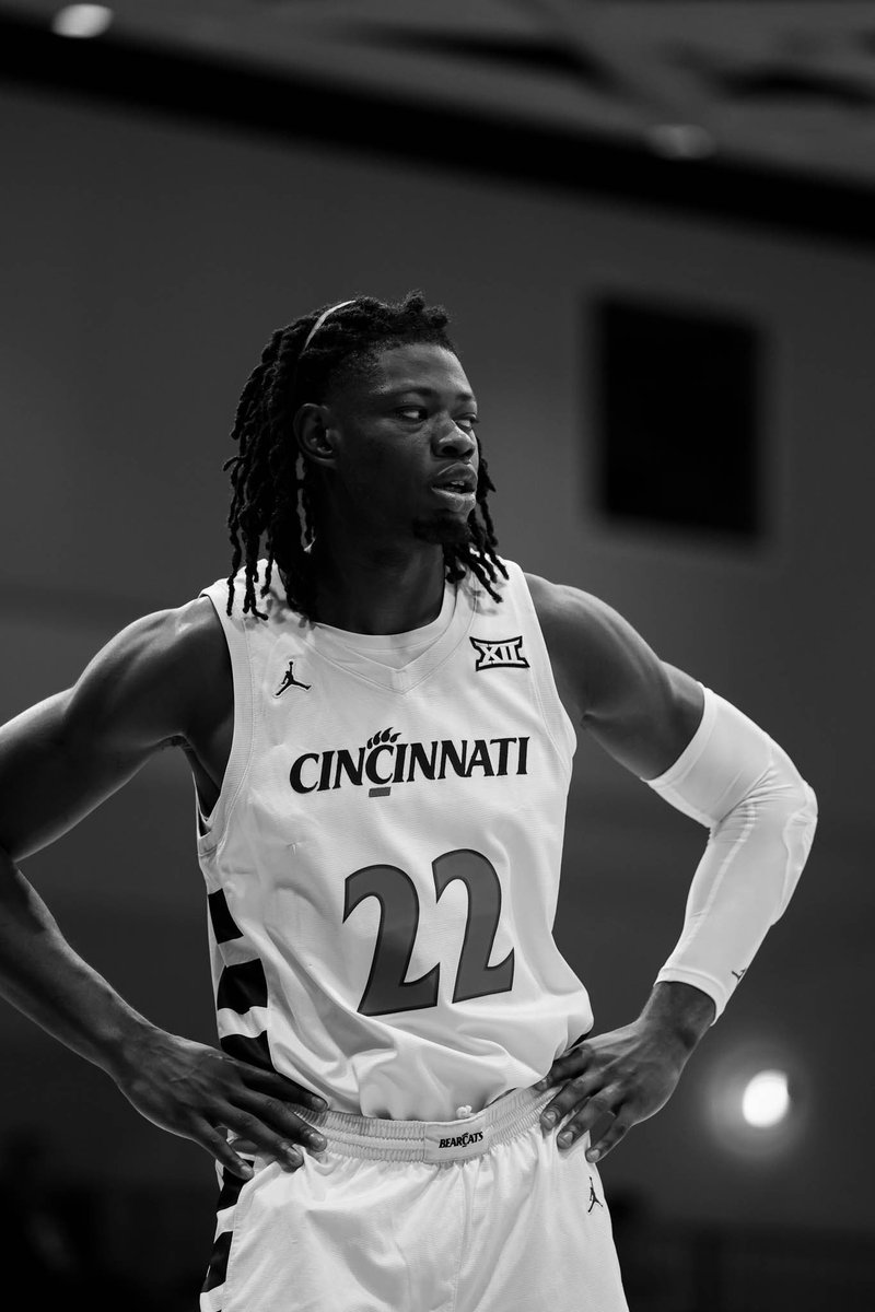 GoBearcatsMBB's tweet photo. First half flicks 📸 https://t.co/CYajjC0IuX