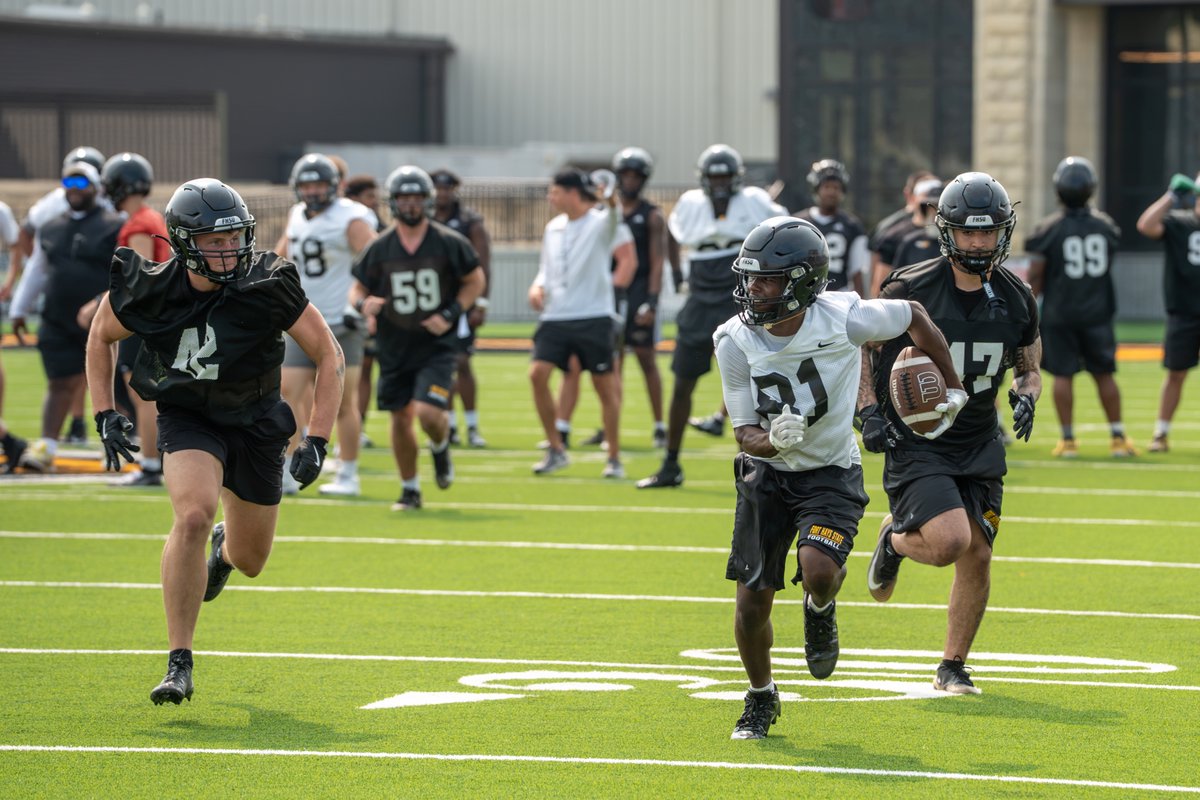 fhsuathletics's tweet photo. Football is back in Hays, America! 

Practice 1 of fall camp is in the books 🐯

#DefendTheFort | @FHSUFootball https://t.co/20YLu0GdEL