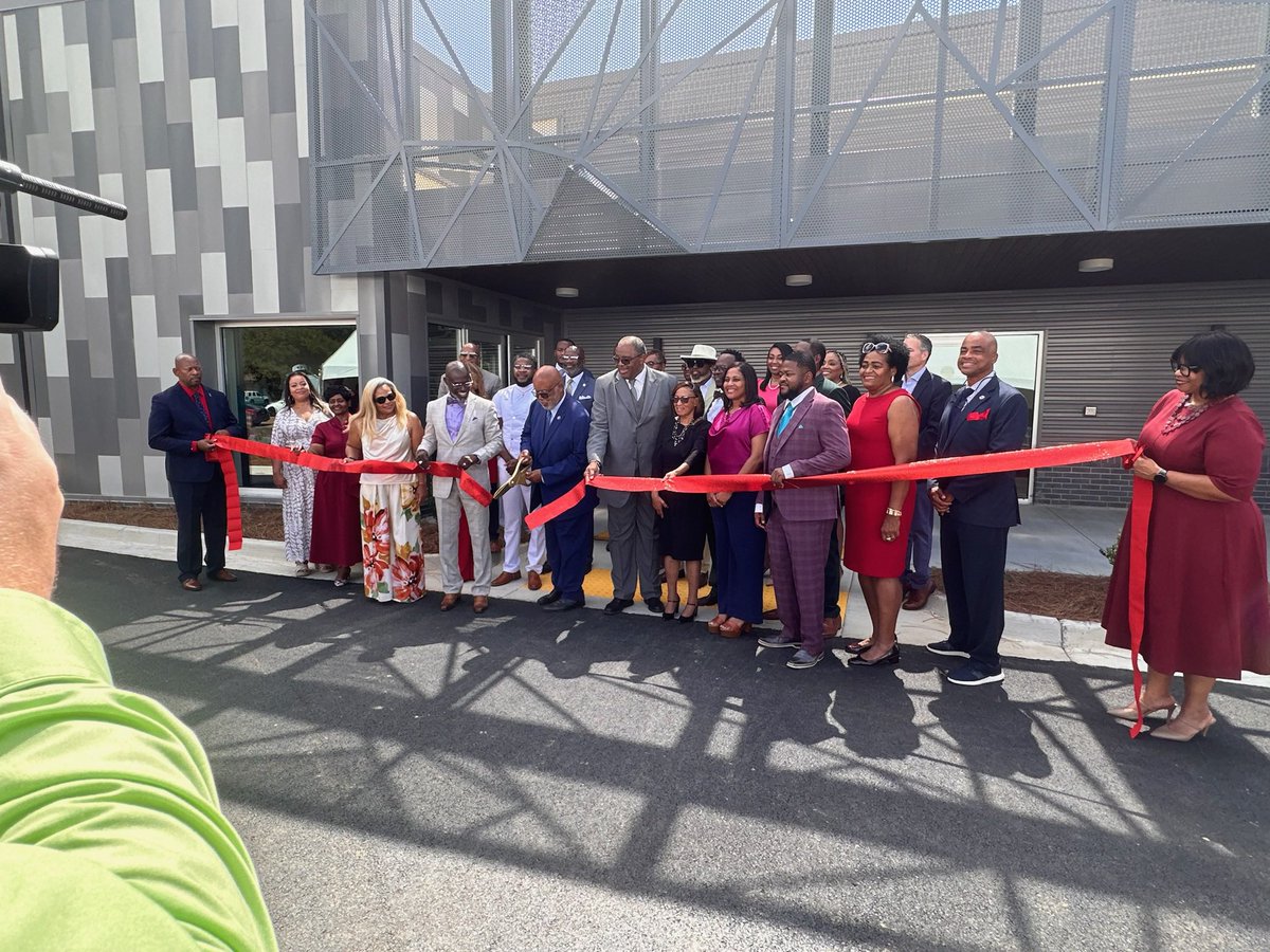 BennieGThompson's tweet photo. I was humbled to join the G.A. Carmichael Family Health Center for the unveiling of the Congressman Bennie G. Thompson Health and Wellness Center. https://t.co/kSHaHx2f9n