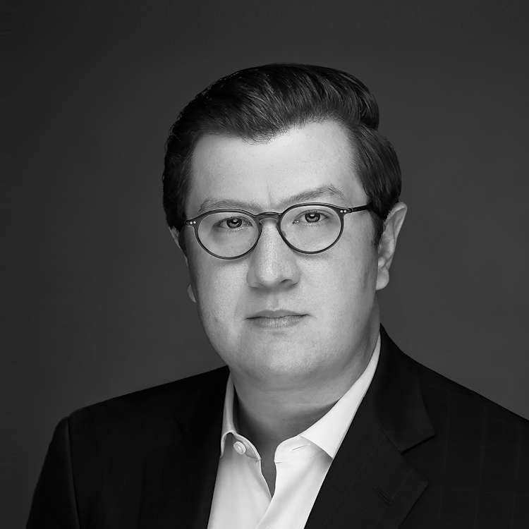 coinbureau's tweet photo. 🇺🇸 JUST IN: Bessent's top crypto adviser Tyler Williams has left the Treasury Department after 17 months, with no successor named.

Williams was a key figure behind the CLARITY Act, stablecoin legislation and the federal Bitcoin reserve effort.

His departure comes days before the Senate's August 7th recess deadline to pass the CLARITY Act.