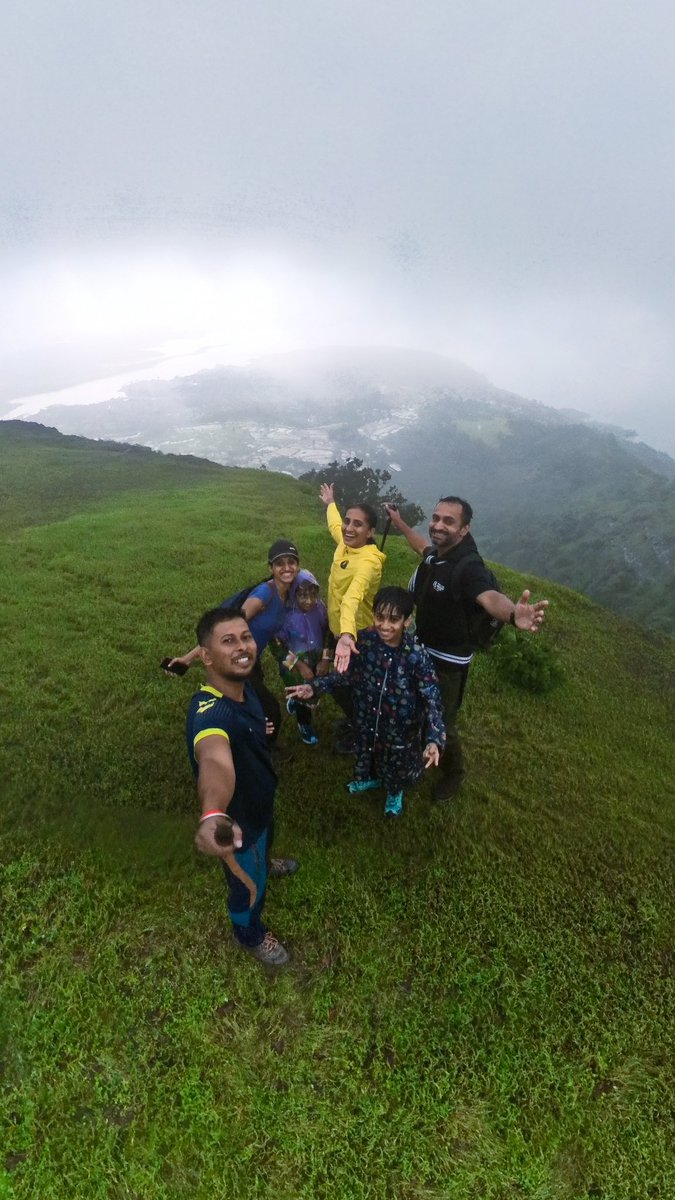 jayeshb08's tweet photo. Hosting the @sharktankindia 🦈 &amp; @trySUGAR Founders @vineetasng @kaushikmkj on a trek was not in my 2026 bucketlist 😇😍 https://t.co/GIZkJERe6O