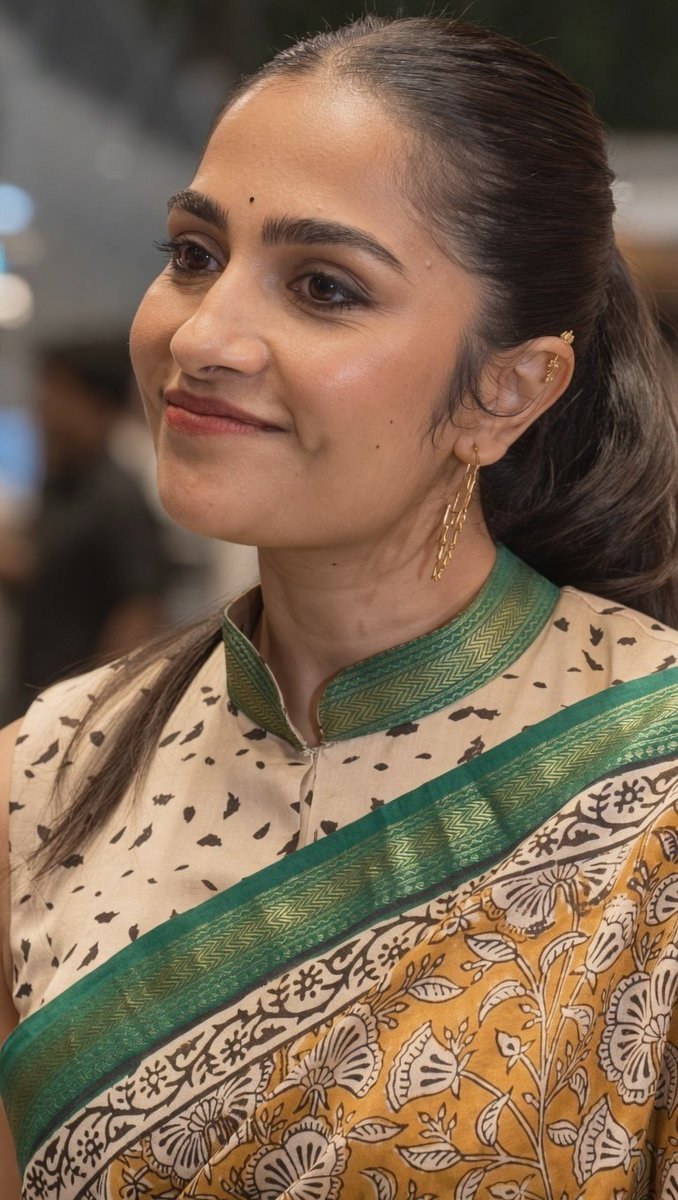HerObsesssion's tweet photo. Hello Rukmini Nation 😘
#RukminiVasanth https://t.co/DzFBWxVSA7