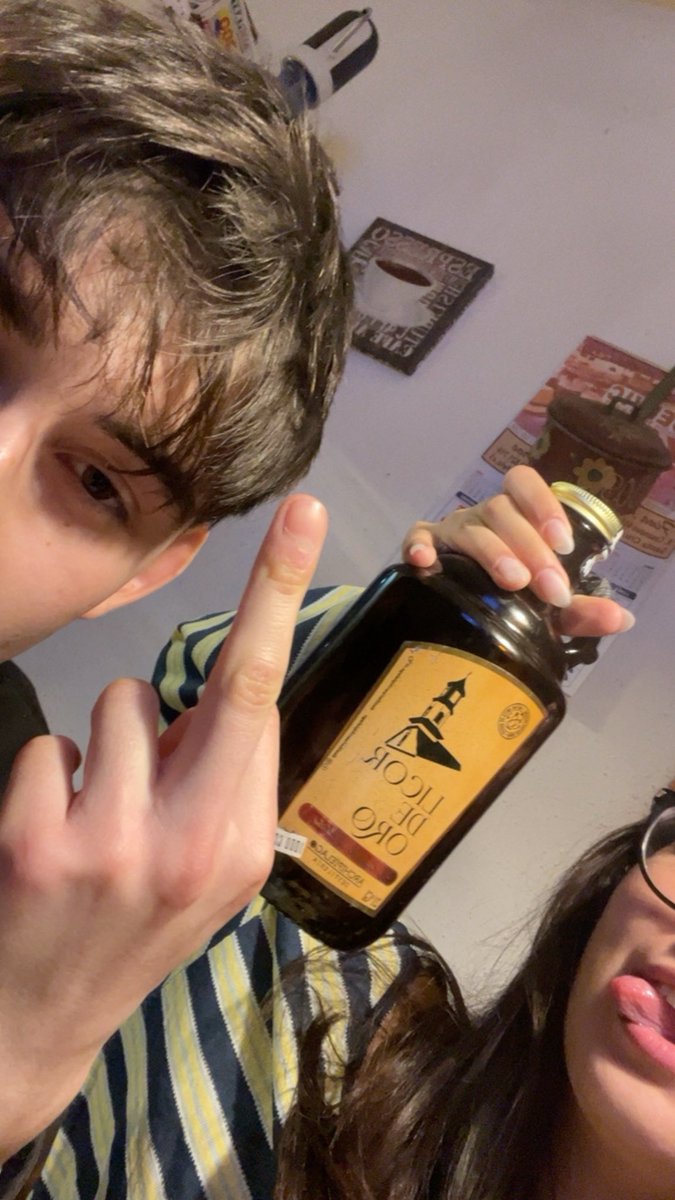 NLas787's tweet photo. el elixir de la vida https://t.co/8guajoFNj9