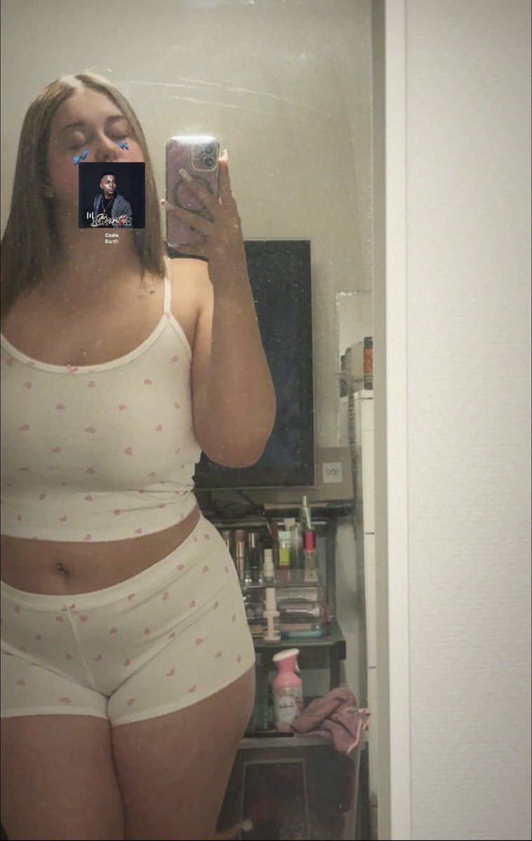 pFlo241's tweet photo. Envie de faire raquer un petit toutou 🐶 Manifestez vous les soumis #Findom
#MoneySlave #PayPig #CashMeet #Femdom https://t.co/0Z57yZBhVb