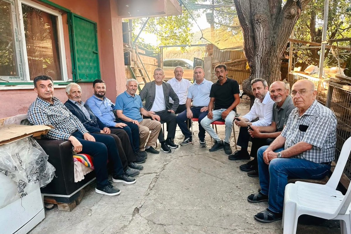 MevlutOztekin's tweet photo. 📍Sivas Koyulhisar;

Kaymakamımız Yunus Emre Yıldız, Belediye Başkanımız Bora Karakullukçu, İlçe Başkanımız Mustafa Oruç ve değerli hemşehrilerimiz ile bir aradayız.

Nazik misafirperverlikleri için teşekkür ediyorum.

📍Boyalı Köyü
📍Yukarıkale Köyü https://t.co/s6NHvilpsu