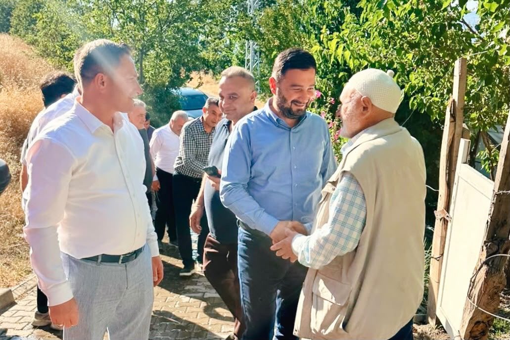 MevlutOztekin's tweet photo. 📍Sivas Koyulhisar;

Kaymakamımız Yunus Emre Yıldız, Belediye Başkanımız Bora Karakullukçu, İlçe Başkanımız Mustafa Oruç ve değerli hemşehrilerimiz ile bir aradayız.

Nazik misafirperverlikleri için teşekkür ediyorum.

📍Boyalı Köyü
📍Yukarıkale Köyü https://t.co/s6NHvilpsu