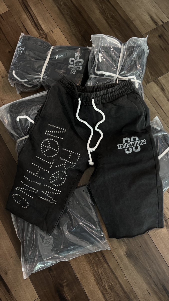 lou2trim's tweet photo. 3/4 Shorts I made. https://t.co/KiA6QH816g