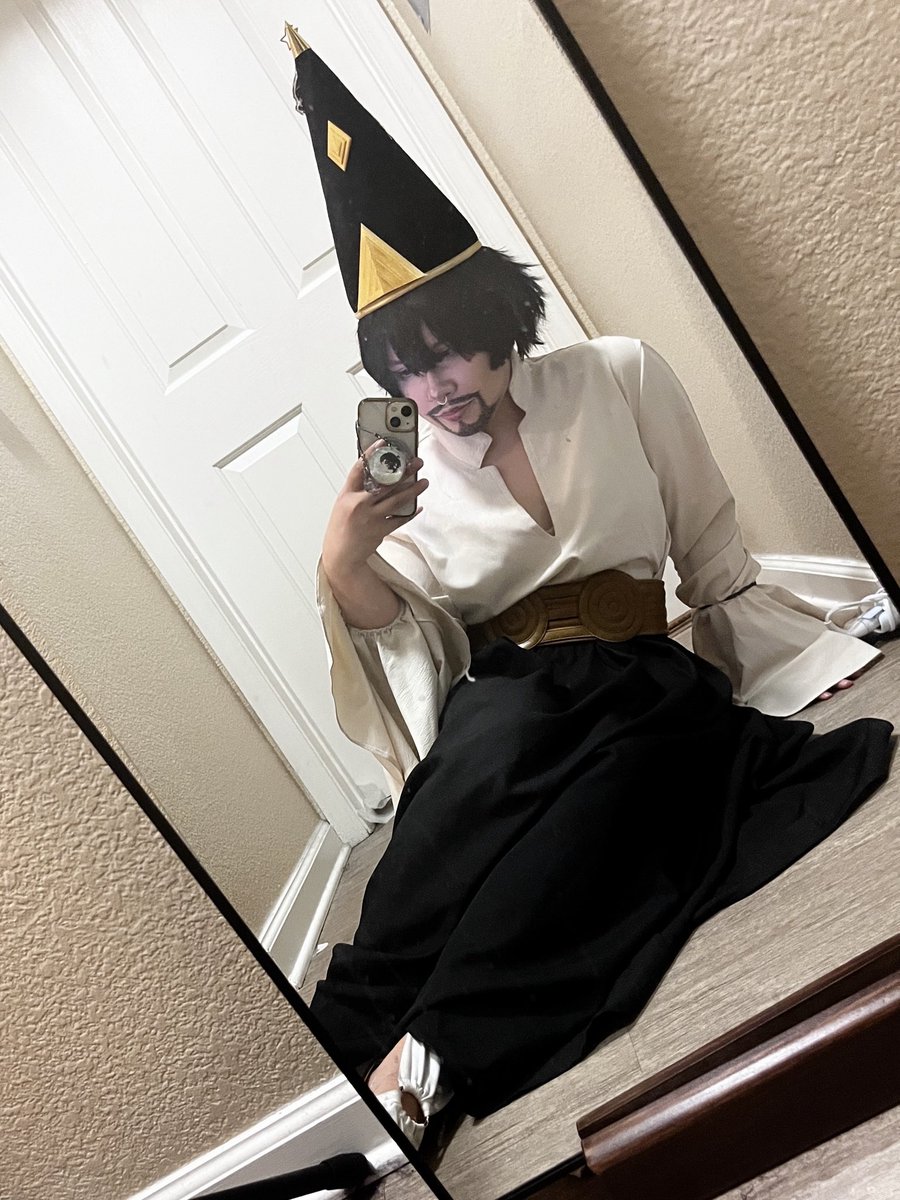 almighty_roee's tweet photo. My Olruggio cosplay 🌟 // I want try posting more casually so this acc may be where most of my sketches &amp; cosplay tests go

#witchhatelier 
#olruggiocosplay https://t.co/l9cbTM6K6S