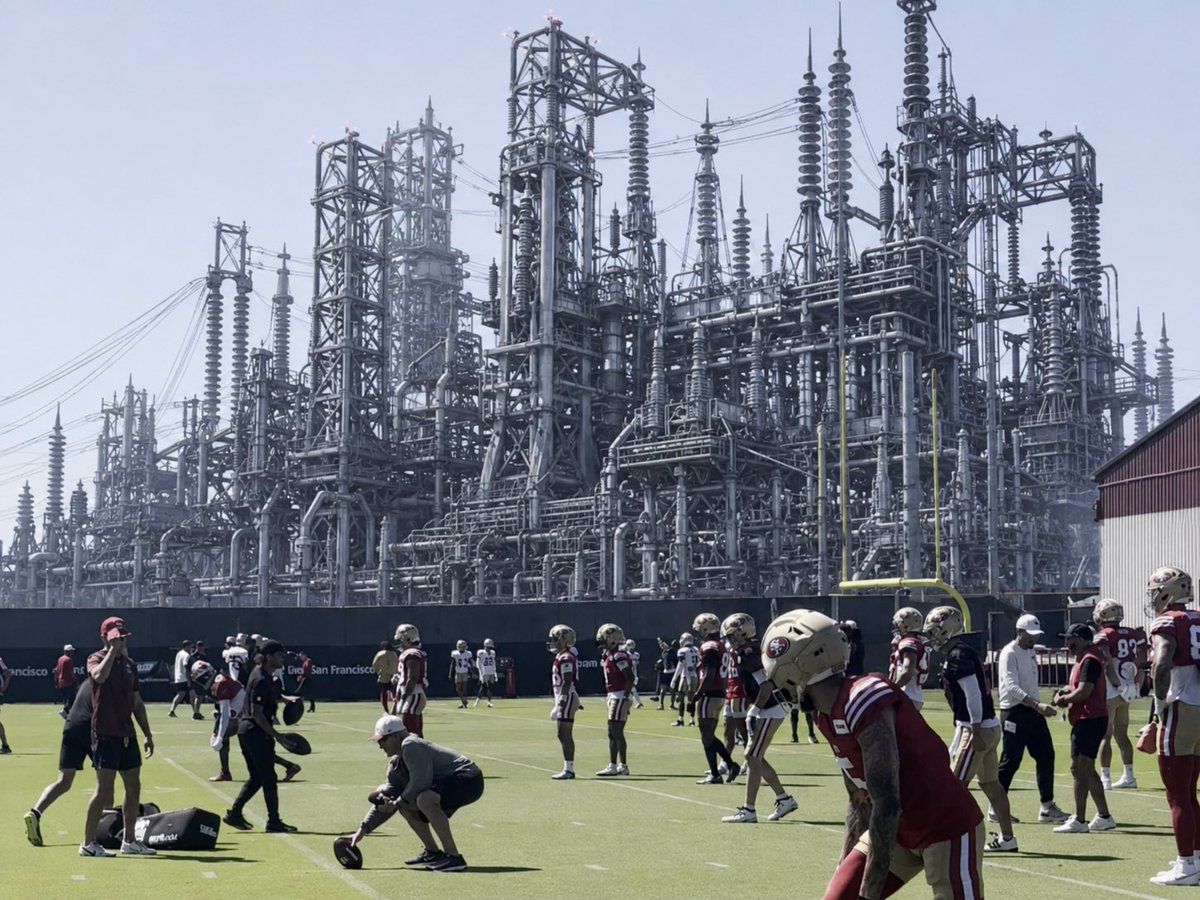ImDavidSisneros's tweet photo. For every 49ers injury I will make their substation bigger https://t.co/N0KPKQHDWJ