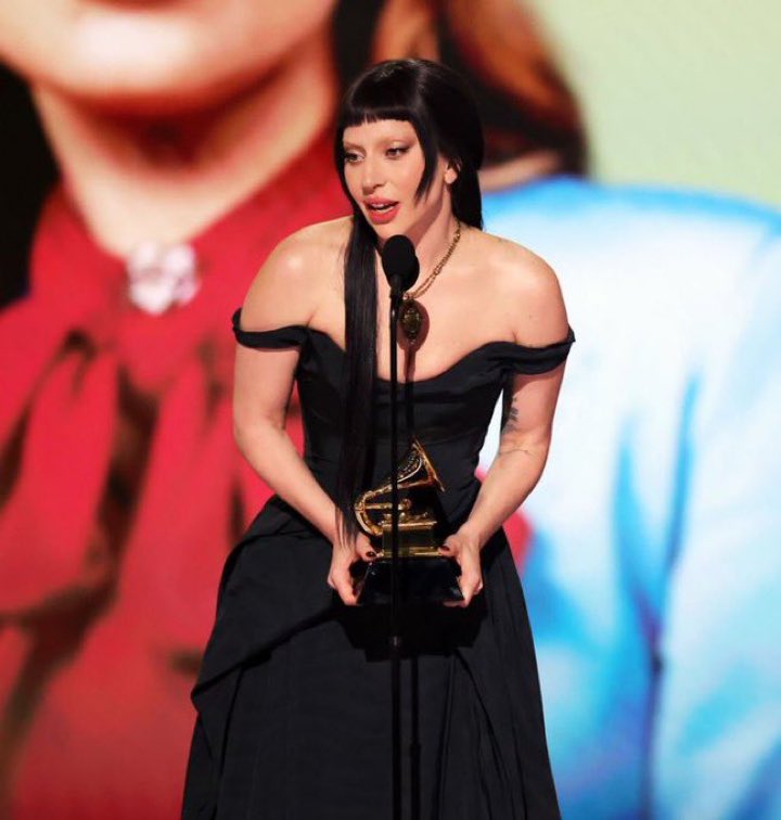 notielcthunder's tweet photo. E quando a Gaga ganhou 3 Grammys do mesmo álbum em anos diferentes? https://t.co/MhAp9CEDL4