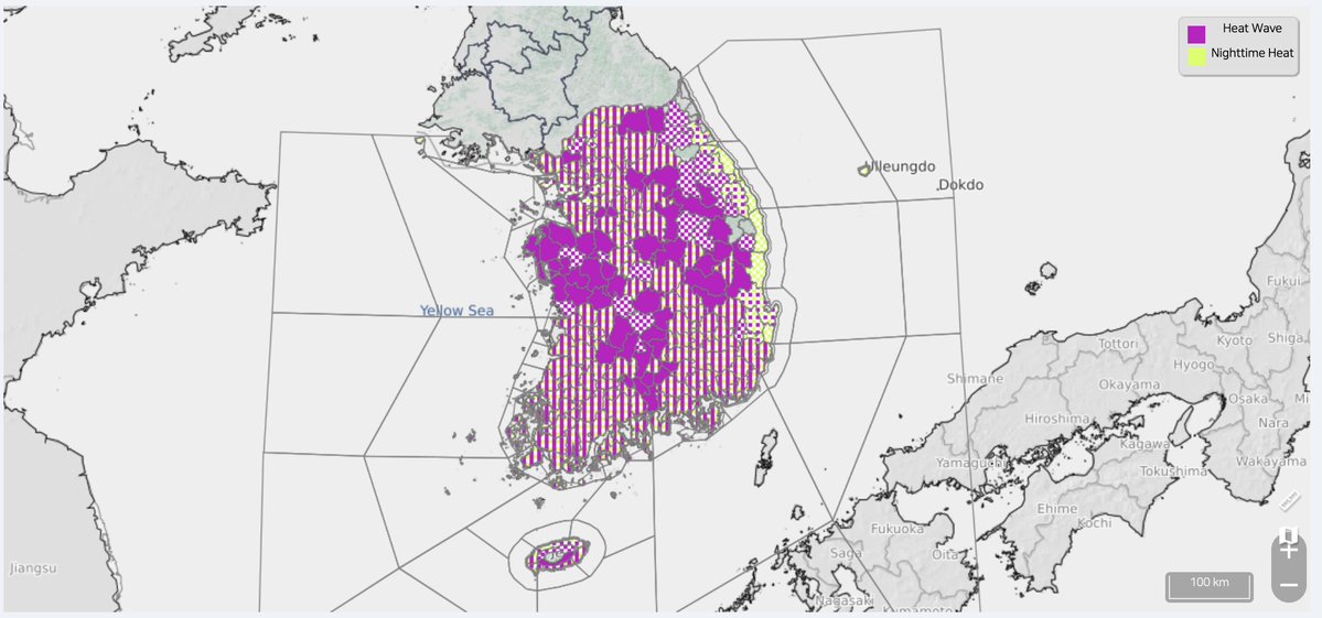 Elektryfikacja's tweet photo. Nie tylko w Europie jest gorąco.

Korea Południowa zmaga się od kilku dni z potężną falą upałów. Władze wprowadziły wysoki alert pogodowy i uruchomiły dodatkowe środki na walkę ze skutkami ekstremalnych temperatur.

Te zaś naprawdę dają się we znaki - w mieście Yangsan odnotowano temperaturę 42,5 st. C, najwyższą w tamtejszej 122-letniej historii pomiarów. 

Koreański operator systemu elektroenergetycznego aktywował nadzwyczajne narzędzia reagowania na wypadek problemów z nadzwyczajnie dużym zapotrzebowaniem na moc. 

Upały uderzyły także w Koreę Północną - Pyongyang zanotował już pięć nocy tropikalnych z rzędu.