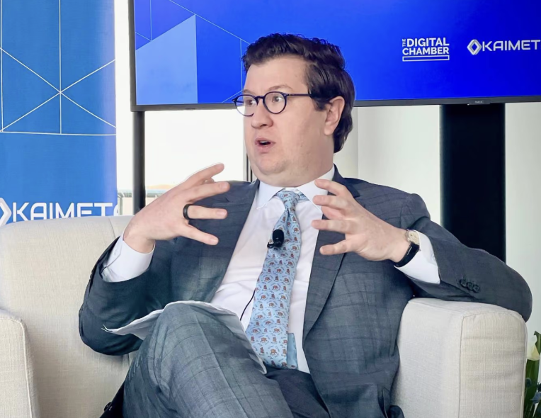 CoinDesk's tweet photo. JUST IN: U.S. Treasury digital asset policy chief Tyler Williams is leaving his post after helping shape the Trump administration's crypto agenda. https://t.co/BfnOE2WE4a