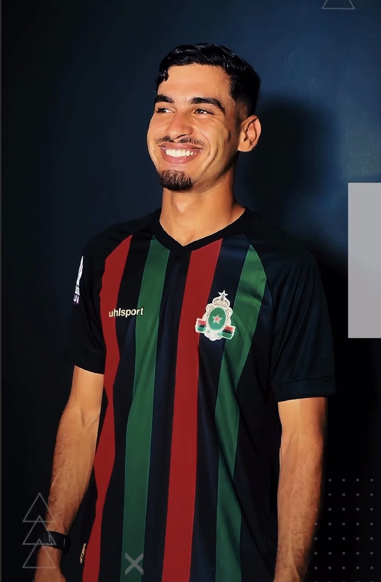 ASFARMY's tweet photo. Amateurism at its finest.

The AS FAR officially announced Puma as their new kit sponsor, yet presented their new signings wearing Uhlsport apparel.

A surprising lack of consistency for a club of this stature. https://t.co/h40HceXsrL