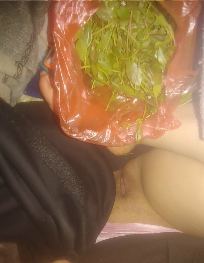 f4ahez's tweet photo. بصراحه تاكل القات من فوق كسي. اولا 😻😋😋🔥😍😍 https://t.co/S5DHfpoE40
