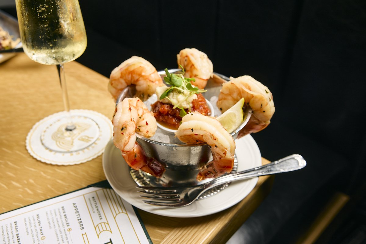 FountainRoom's tweet photo. Monday doesn't have to feel like... Monday. 🥩✨

Fancy up the start of your week with the classics: chilled shrimp cocktail, a crisp wedge salad, and a perfectly cooked steak. https://t.co/LlilSWAHpE