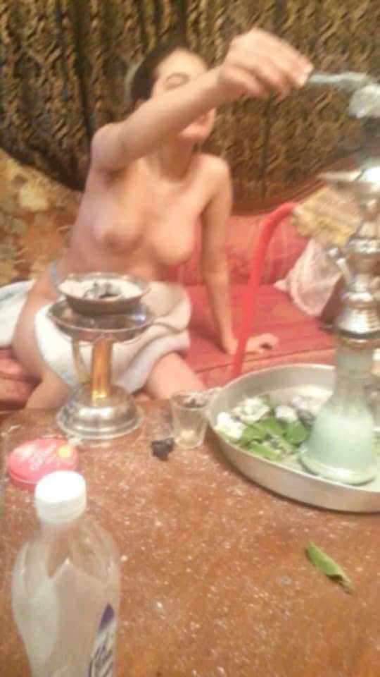 fgftrgguyugt's tweet photo. اححححخ 
مولعه استي نارر 
مين يجي نشيش
وخزن بحدفه
والله اشتي شخص جاد 
الجاد اني فدي له https://t.co/MC1BppWYOe