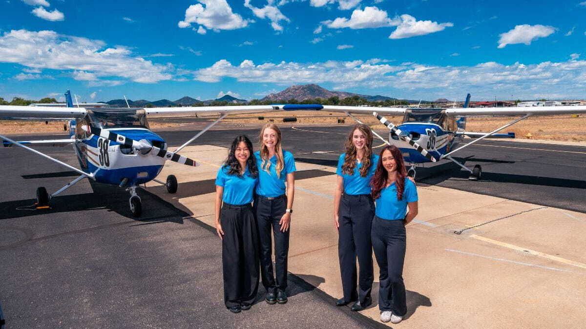 ERAU_Alumni's tweet photo. Congratulations to the four Eagles, including two graduate students, who finished among the top five in the 49th Air Race Classic!

Read more in the full article: https://t.co/GmxsGnWRBK  

#GoERAU https://t.co/KwZy0mjX1T