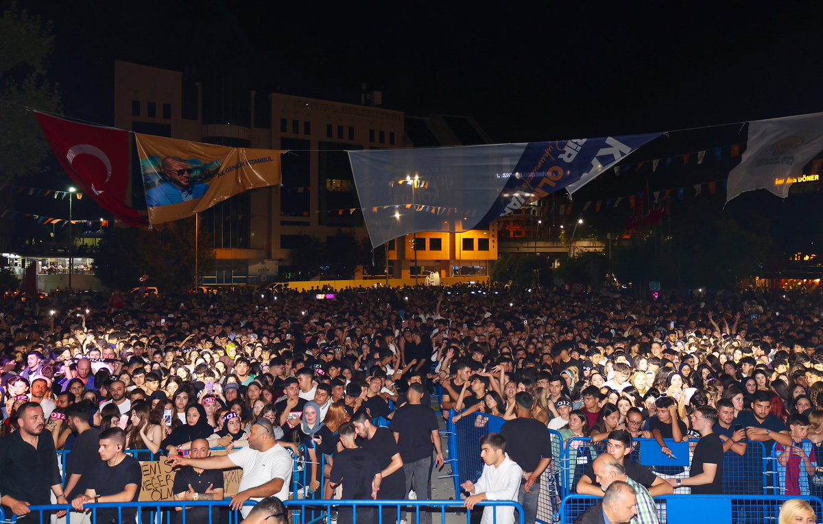avyusufibis's tweet photo. 📍Kartal’dayız🙋🏻‍♂️

İstanbul’umuzun gençleriyle birlikte KARTALFEST’te katıldık. 🚀

Yaz akşamlarının en güzel adresi AK Gençlik! 😎

@abdullahozdemir 
@nevzatyucetr https://t.co/WhpngpjCOF