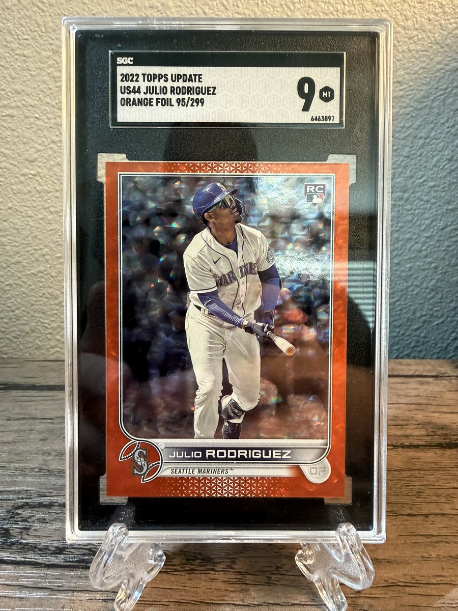 Full_Count_BB's tweet photo. Anyone out there have this 2022 Julio orange /299 in a PSA 9? Looking to trade/buy as I have the others in PSA 9’s
@CardPurchaser https://t.co/CEBGsW3EgU