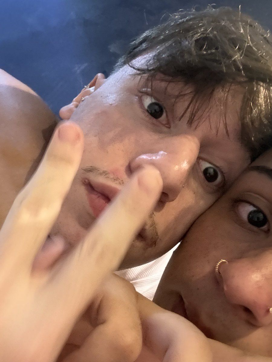 bragawfz's tweet photo. Meu amor todinho 💕 https://t.co/SDboFKkvFS
