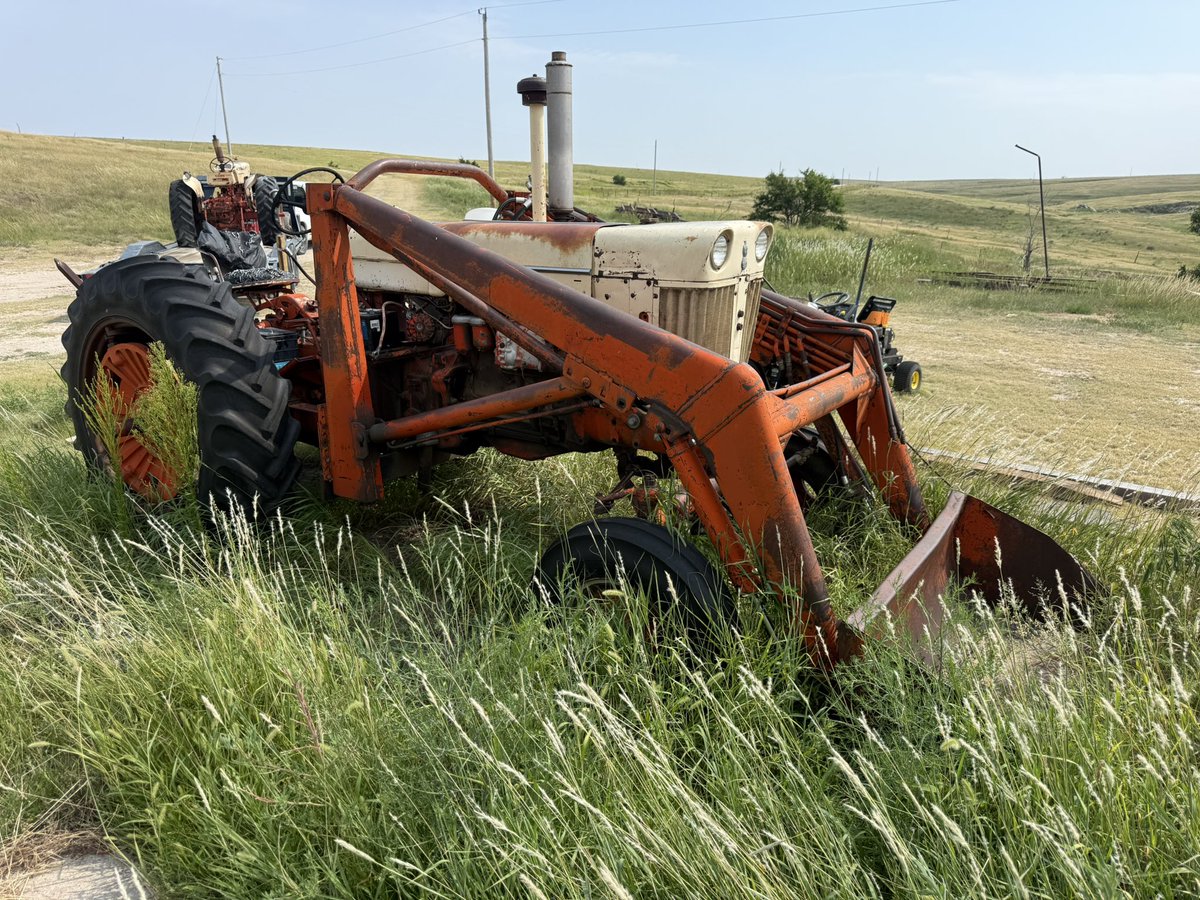 tmonteIH's tweet photo. Getting your ass kicked by a couple dead case tractors when it’s 102° is a humbling experience. https://t.co/wOtXJaovbO