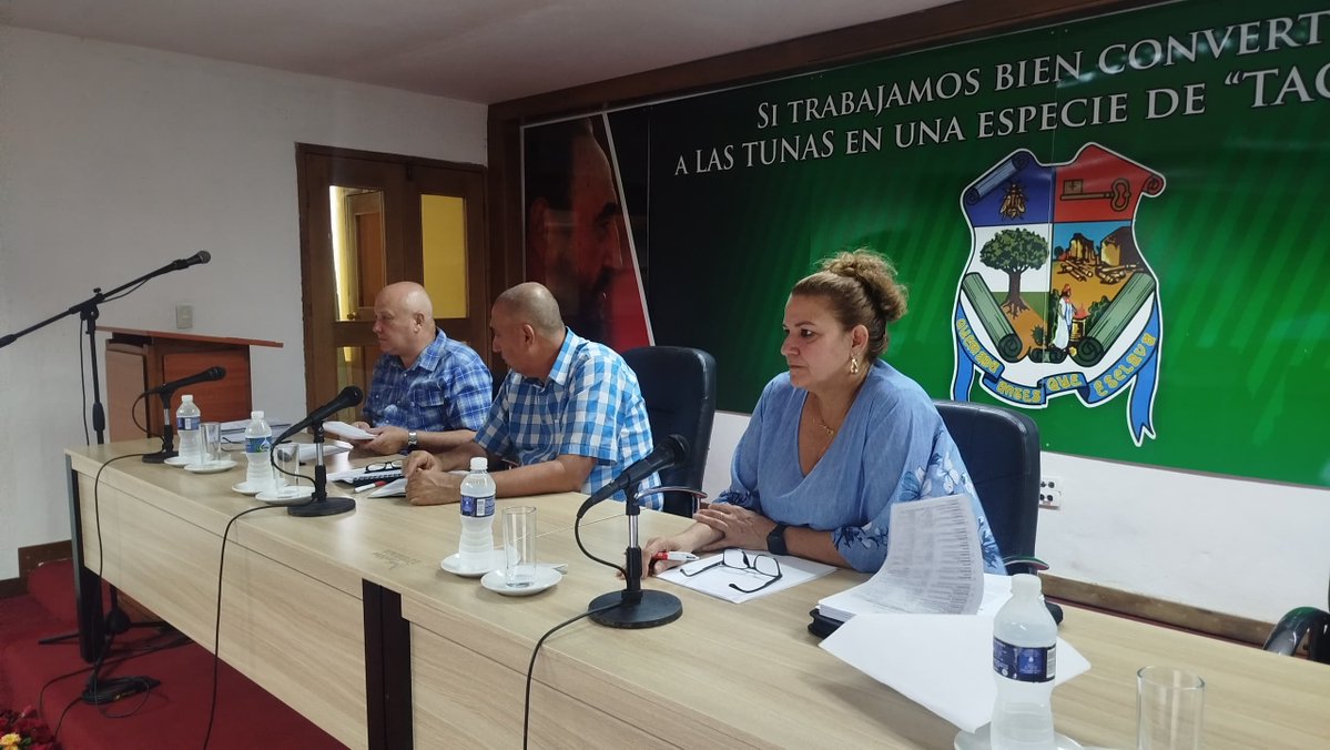 LorenzoOsbel's tweet photo. Con la presencia del Vice Primer Ministro Jorge Luis Tapia Fonseca y otros directivos que lo acompañan, se realiza en #LasTunas la evaluación de la implementación de las transformaciones económicas y sociales #PorLasTunasLaVictoria #SíSePuede https://t.co/ToGLk2KP4C