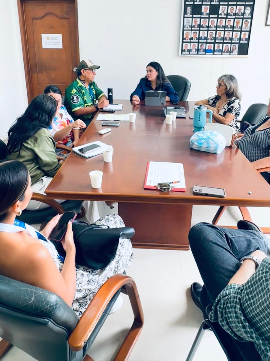 ContraloriaGrn's tweet photo. Estuvimos presentes en la reunión interinstitucional de planeación del 1er Encuentro Territorial: Construyendo Ciudadanía.#ContraloriaGiron #Personerias #OrganosDeControl #ConstruyendoCiudadania #ControlSocial #GirónTransparente #Santander https://t.co/foDUoA8G89