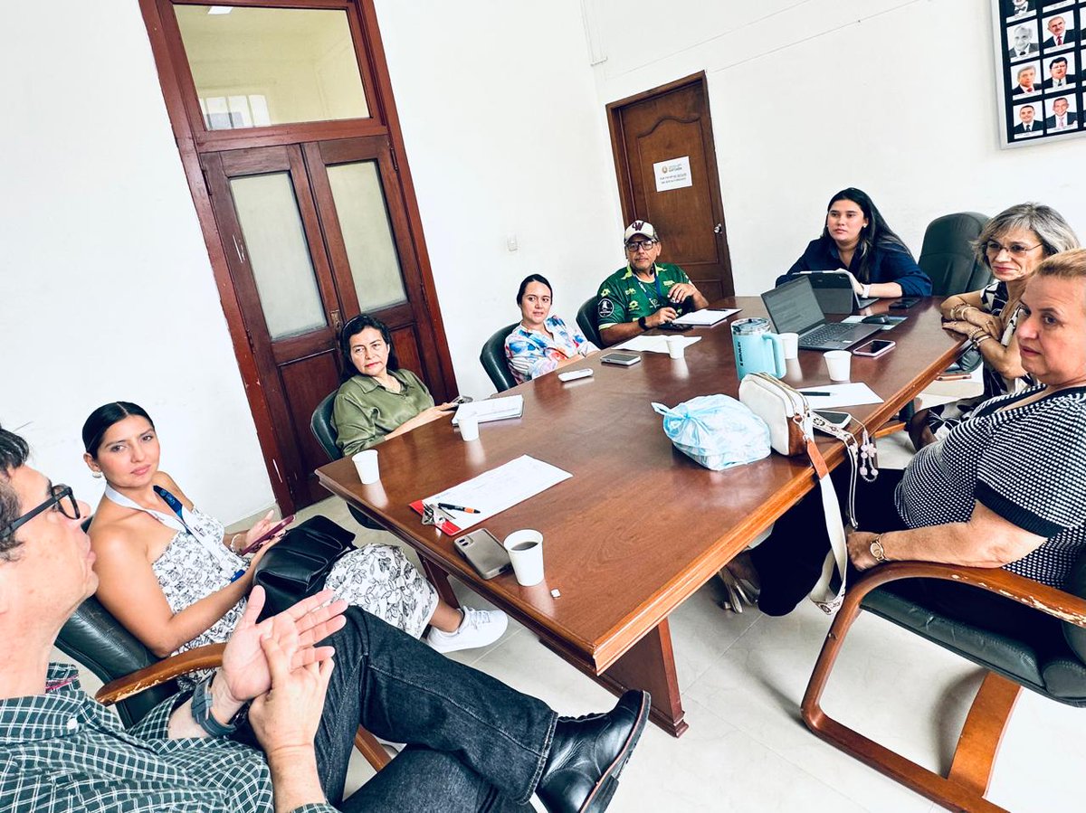 ContraloriaGrn's tweet photo. Estuvimos presentes en la reunión interinstitucional de planeación del 1er Encuentro Territorial: Construyendo Ciudadanía.#ContraloriaGiron #Personerias #OrganosDeControl #ConstruyendoCiudadania #ControlSocial #GirónTransparente #Santander https://t.co/foDUoA8G89
