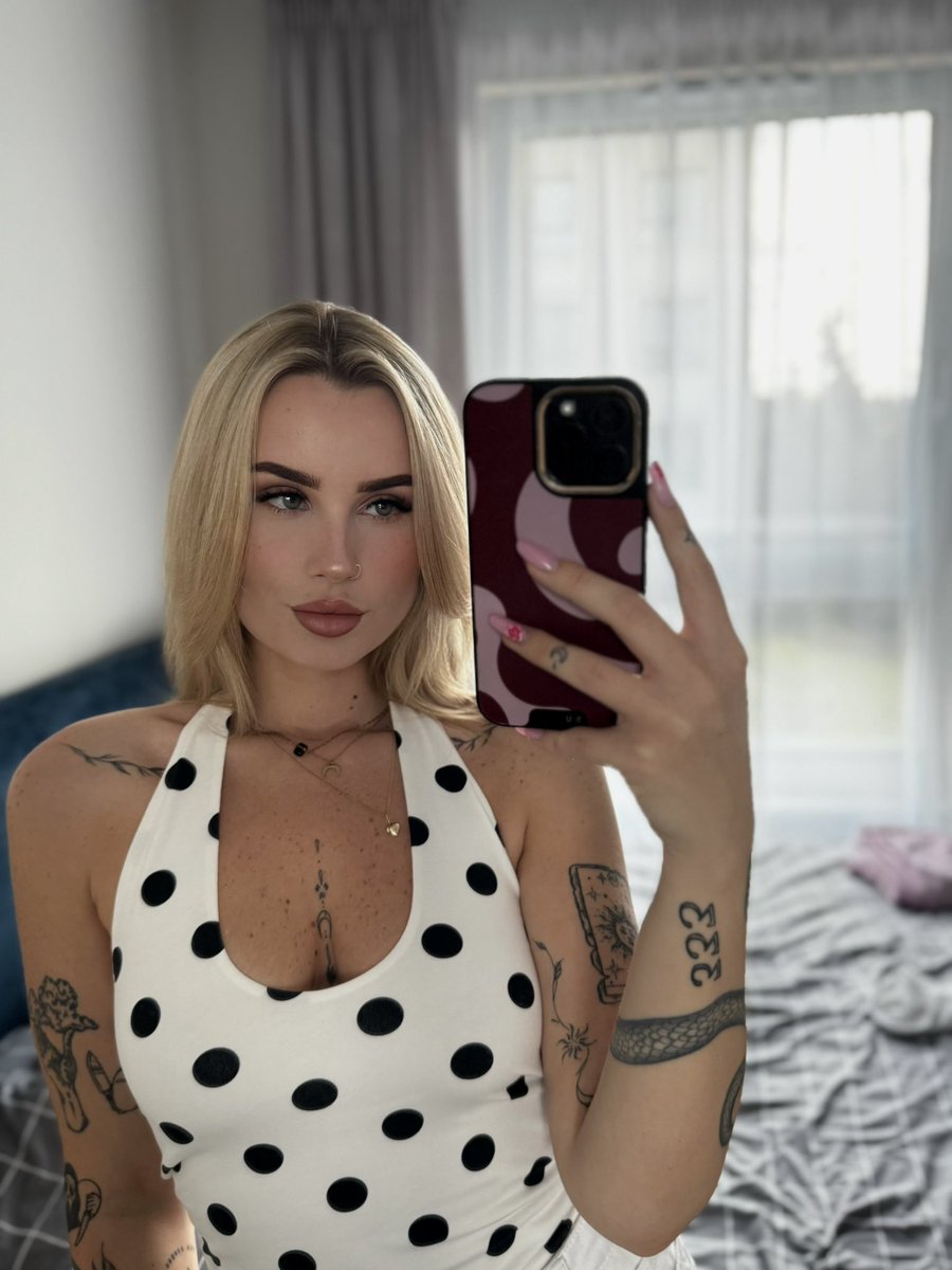 xitsBella's tweet photo. Hot, blonde &amp; effortlessly superior. https://t.co/24YZ4sa0o9
