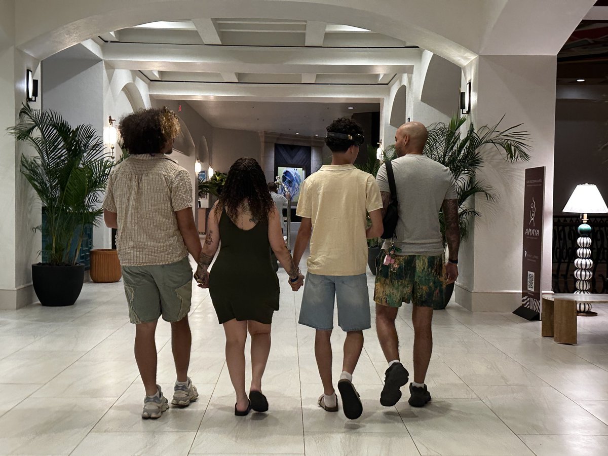 Legend_Nate09's tweet photo. Sometimes the best way to move forward is to pause, breathe, and reconnect with your roots. ❤️🇵🇷 #familytime https://t.co/8LvS4MSS92