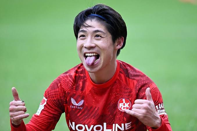 bastien19401's tweet photo. 🔵 DONE DEAL | 横田大祐がハノ���ファー96からレンジャーズへ加入へ。 🇯🇵🏴󠁧󠁢󠁳󠁣󠁴󠁿

レンジャーズはハノーファー96と横田大祐の移籍で口頭合意に達しました。

💰 移籍金は固定330万ユーロ＋ボーナス70万ユーロです。

📎 情報源：@FabrizioRomano

📲 世界中の移籍情報をお届けします。

#横田大祐 #レンジャーズ #ハノーファー96 #移籍情報 #ScottishPremiership #移籍 #サッカー