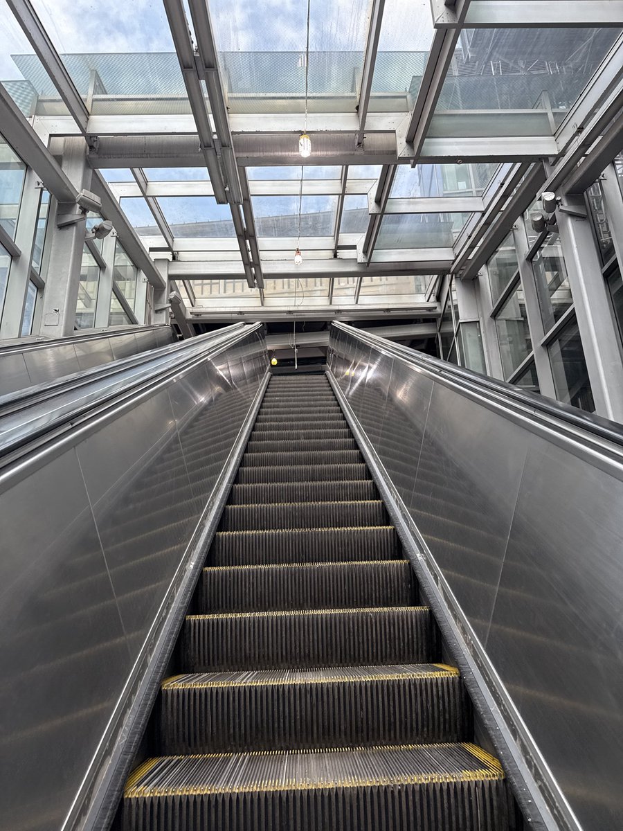 namjanice78's tweet photo. The other day the escalator at the subway was broken. Life is about climbing mountain after mountain. #MTA #outofshape https://t.co/KWGhBMPWB6