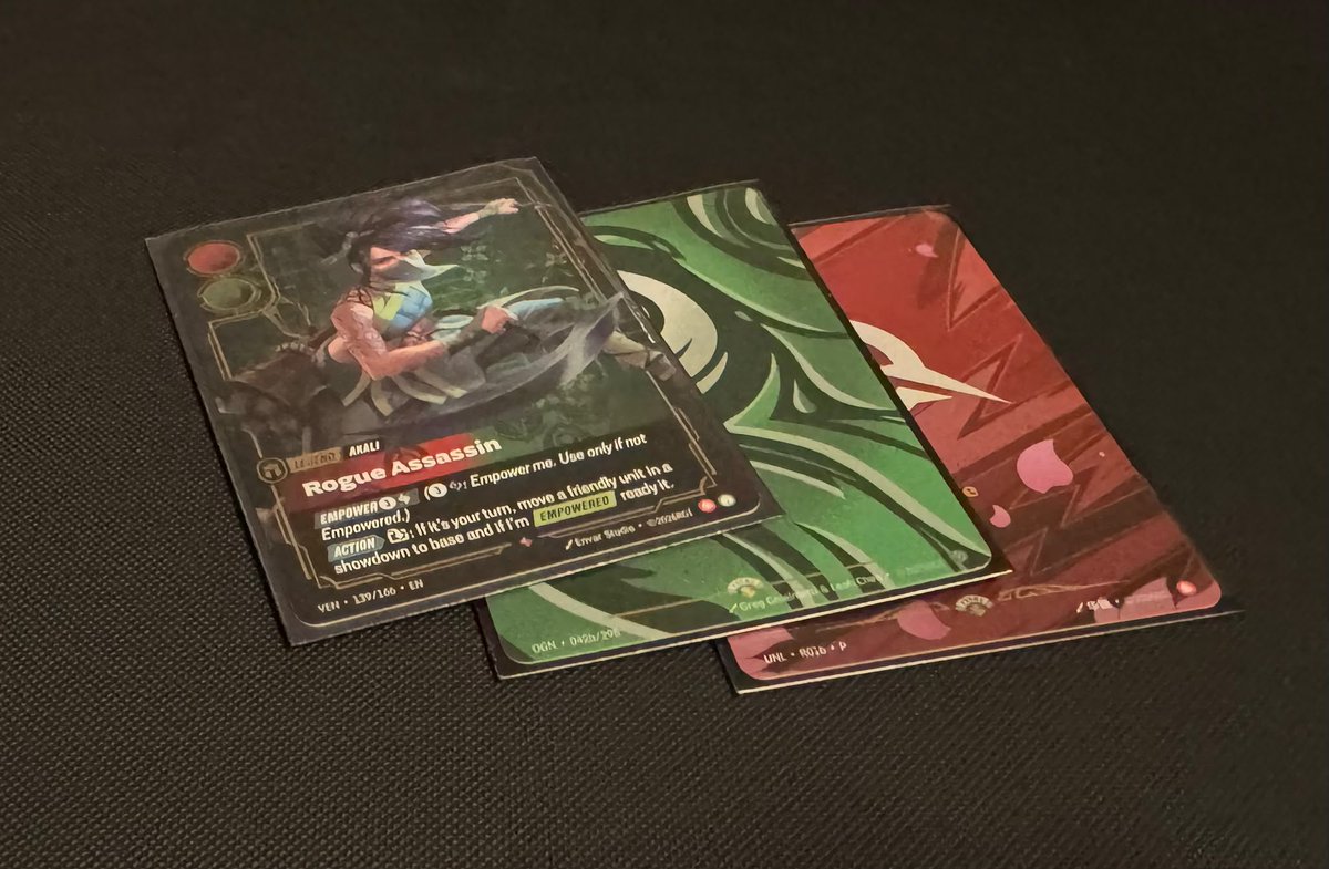 Akalj_RB's tweet photo. Been breathing Riftbound since it's first announcement and am trying to become active here again.

Currently more excited than ever since the newest set introduced my favourite champion carrying my favourite colors. Will do my best to make her work

#Riftbound #Akali https://t.co/y6JttRHUZD