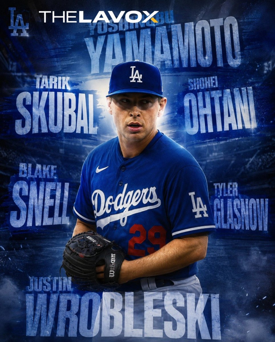TheLaVox's tweet photo. Andrew #Friedman jamás construye pensando únicamente en septiembre; su obsesión siempre ha sido octubre. Después de sacudir la #MLB con la llegada del dos veces ganador del #CyYoung Tarik #Skubal desde los #Tigers, los #Dodgers volvieron a mover el tablero al adquirir a Kris #Bubic desde los #Royals. El zurdo, elegido en la primera ronda del Draft de 2018 y #AllStar en 2025 tras registrar marca de 8-7 con brillante efectividad de 2.55, representa otra apuesta de enorme techo pese a encontrarse en la lista de lesionados. A cambio salió únicamente el prospecto Carlos #Duran, un precio reducido para una organización que nunca deja de acumular profundidad.
**El verdadero mensaje aparece cuando se observa la posible rotación completamente sana: Yoshinobu #Yamamoto, Tarik #Skubal, Shohei #Ohtani, Blake #Snell, Tyler #Glasnow y Justin #Wrobleski, mientras Kris #Bubic espera recuperar su lugar en ese rompecabezas como una valiosa póliza de seguro rumbo a la #WorldSeries. Ningún club puede garantizar salud durante dos meses de octubre, pero pocos pueden responder con semejante arsenal cuando llegan las lesiones. Los #Dodgers no compran nombres; compran posibilidades. Como decía Sun Tzu: “La victoria pertenece a quien se prepara antes de la batalla”, y en Los Ángeles hace tiempo entendieron que la profundidad también levanta campeonatos.