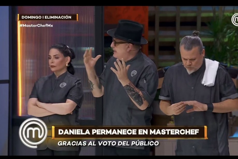 zam8717's tweet photo. #MasterChefMx eras el único reality sobre el que tenía fe pero ver qué #Michelle limpio después de tiempo, #Daniela le dieran ingredientes la producción estás perdiendo credibilidad, de hecho los #TresJueces su cara de inconformidad lo dijo todo #Fraude #RegresenAJazmin https://t.co/ktmri2gNAP