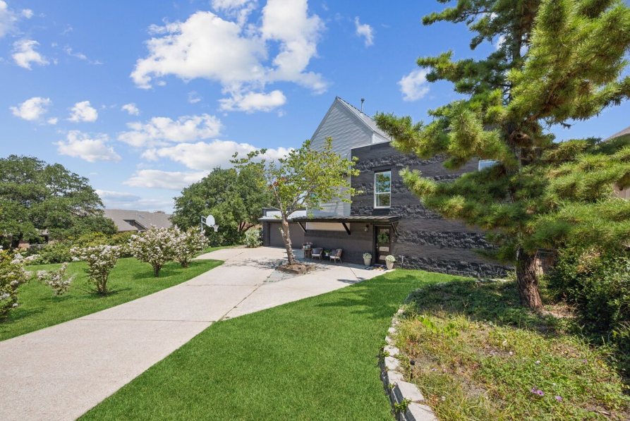 SandyofCthulhu's tweet photo. Doom 2 level 16 includes my house that I was building at the time. This house is NOW AVAILABLE FOR SALE. It is in Rockwall Texas. 

Go on Vrbo and look for "home owned by renowned game designer". https://t.co/oR14jNF5BO