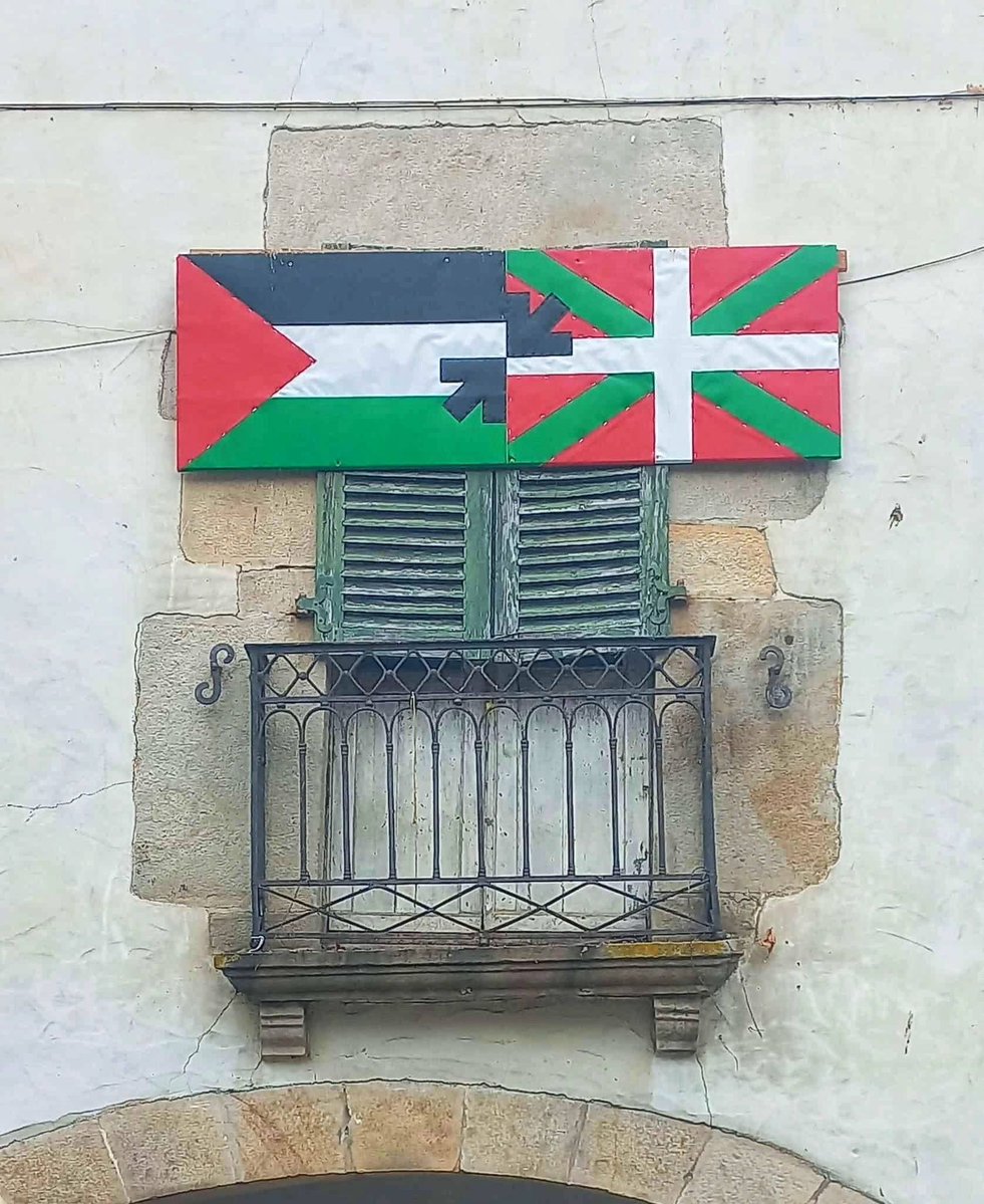 ultras_antifaa's tweet photo. Palestine &amp; Euskal Herria. https://t.co/7vdPF3dQfD