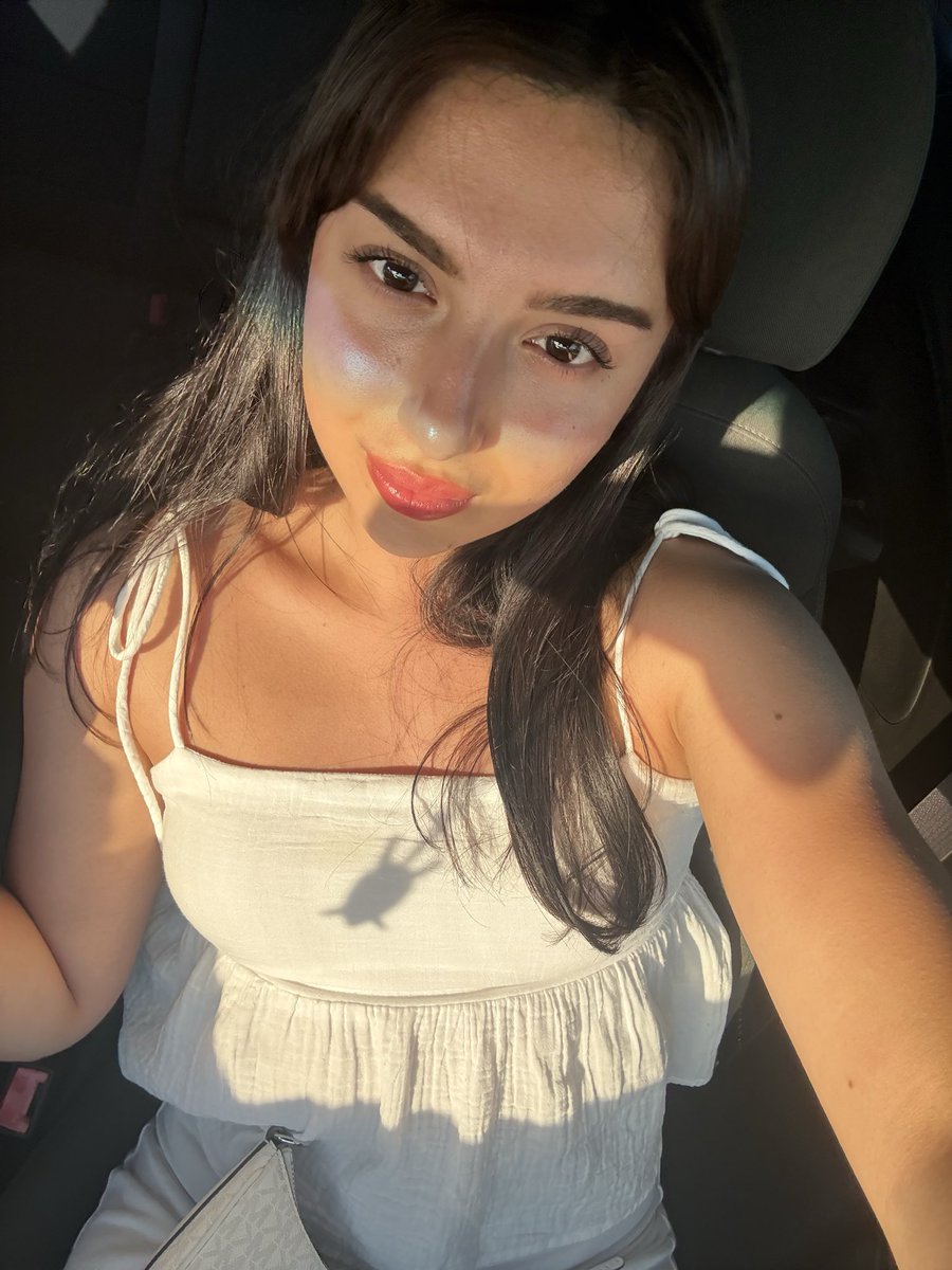 Tasty_Nora's tweet photo. I think people become more attractive when they're genuinely curious about life.

Not because they know everything.

But because they're always willing to learn something new.

I'm trying to be that kind of person. https://t.co/vyzcnjdCxi