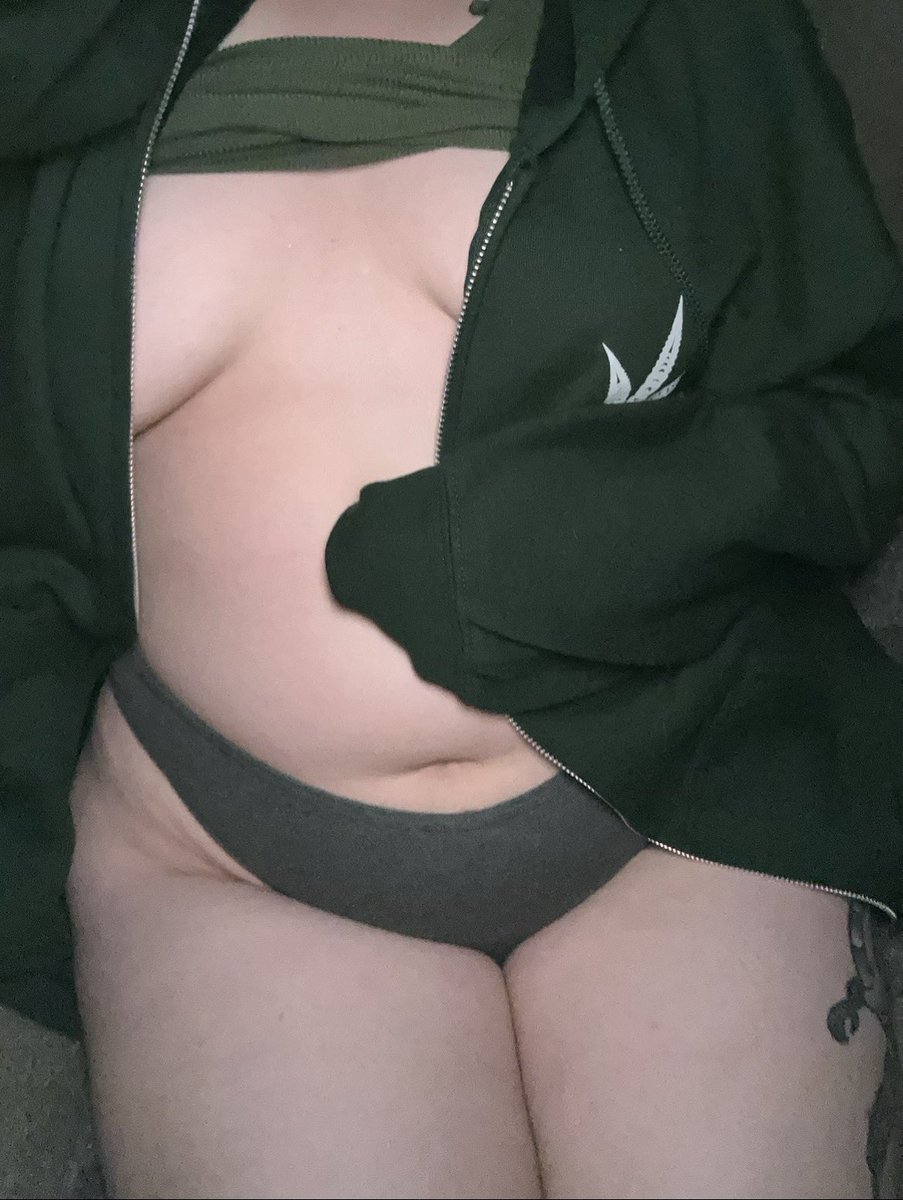 lilbattygf's tweet photo. i wanna be in your lap 😋 play with me? #nsfwtwt #nsfwtwtًً https://t.co/ILIfMFrMBC