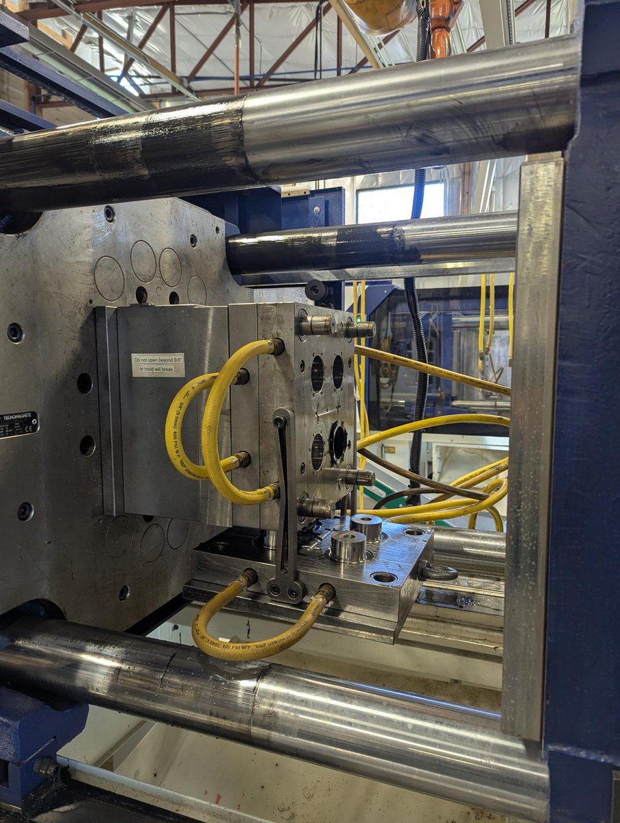 fastcap's tweet photo. Something always goes wrong when you’re building. We figured you’d enjoy seeing it happens to your Lean manufacturers too - thankfully rarely! 😂😂
Friday in injection molding — mold half pulled clean off the mag platen and almost hit the floor.
#MadeInUSA #LeanManufacturing https://t.co/DqNiSArnZD