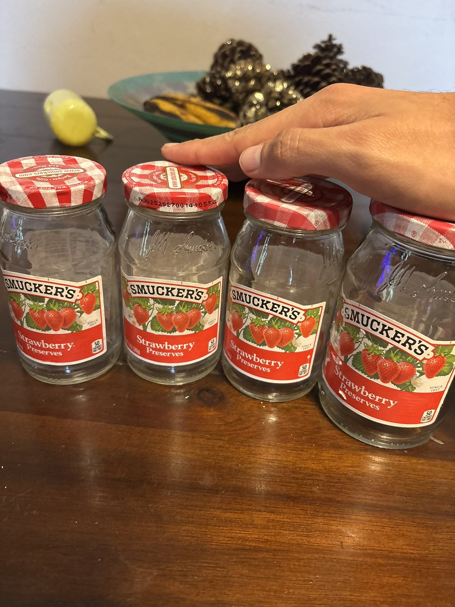 sawgovia's tweet photo. That jelly fills the spot in my belly right next to my heart https://t.co/6Oc2IrDkEd