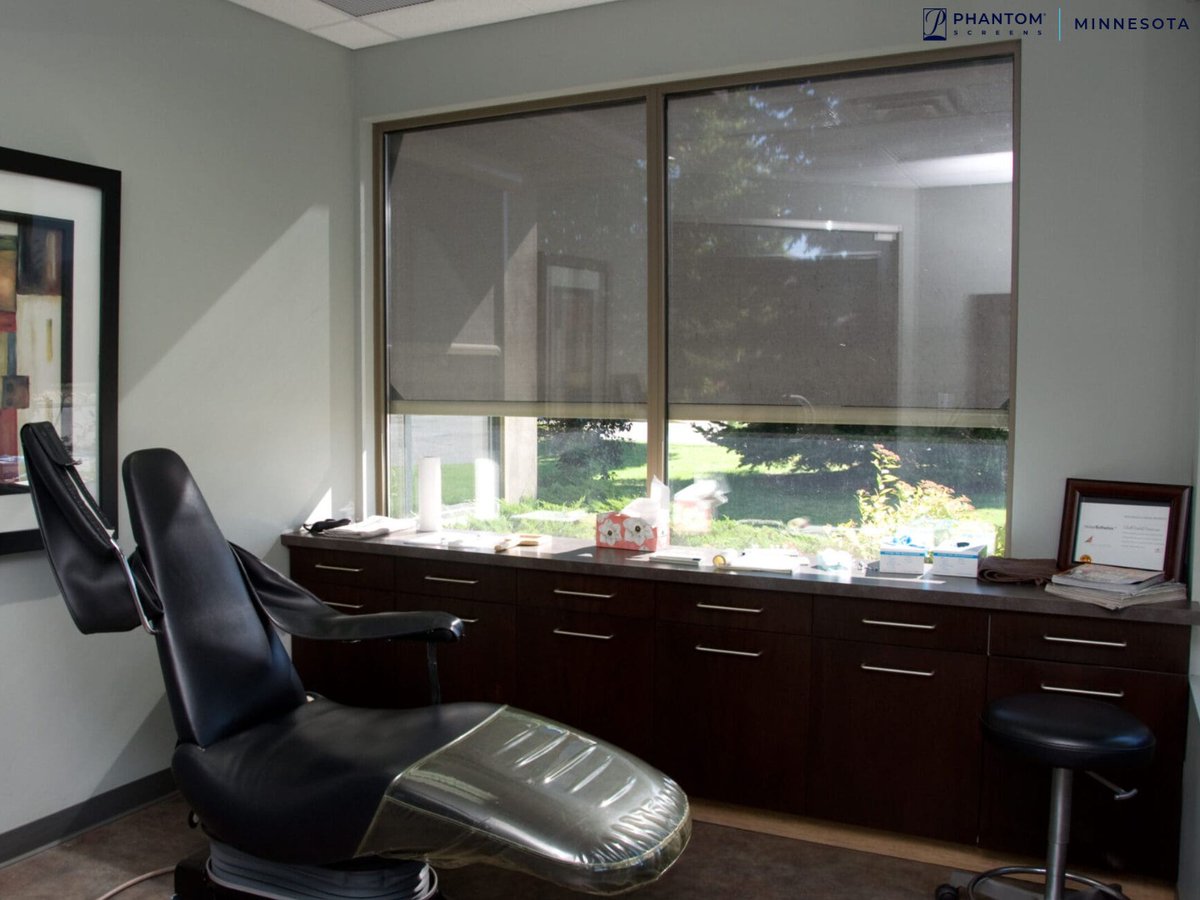 MNScreens's tweet photo. In this dental office, patients loved the natural light from the large windows, but not the glare when the sun is low in the sky. Luckily, with a click of a button, the motorized screens can come down! 👍

Learn more: https://t.co/8FsN3PIV5H https://t.co/nt4tXE3k7Y