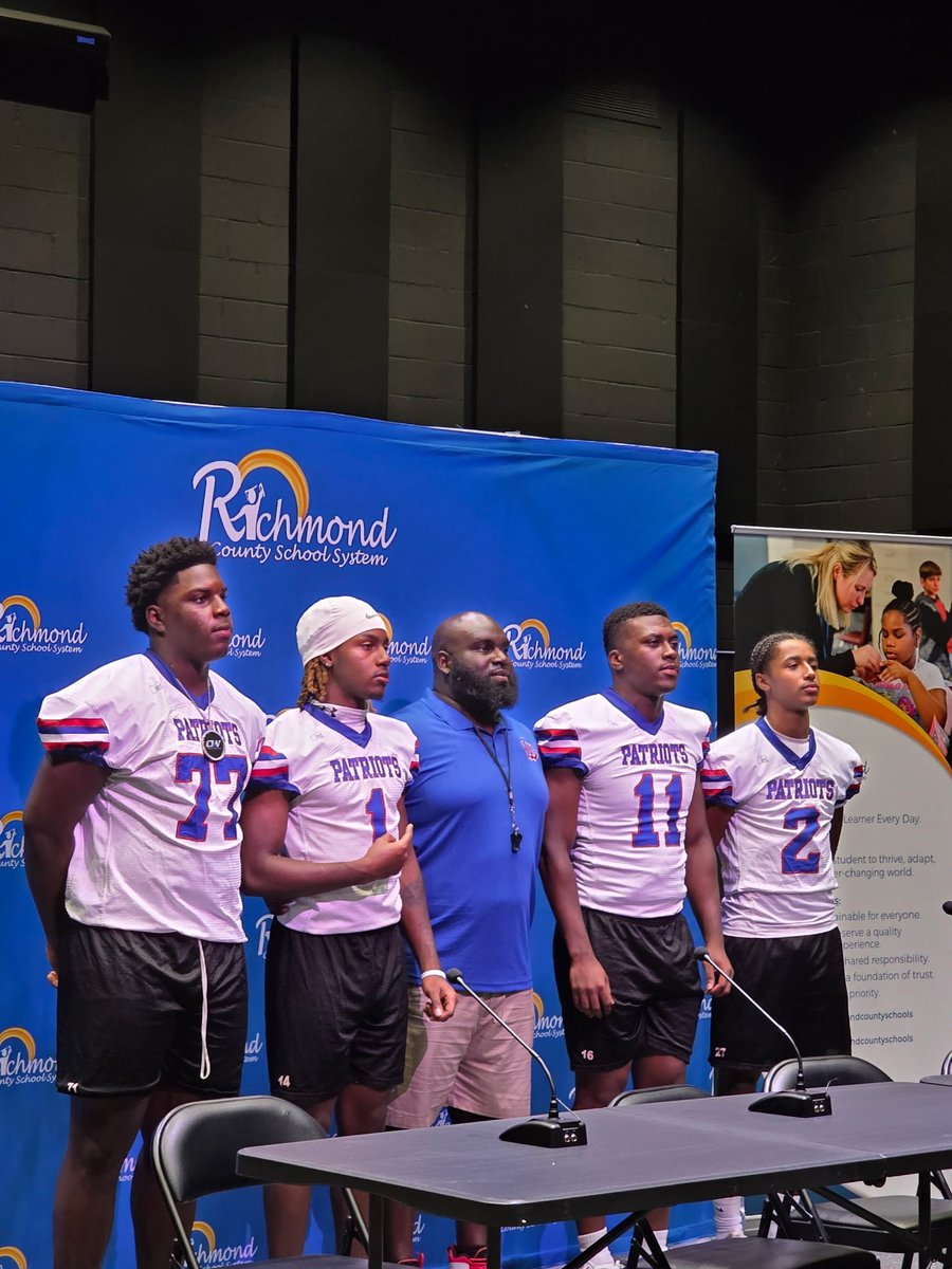WestsidePatsfb's tweet photo. First High School Football Media Day in Richmond County Schools history. Thank you for having us! #GoWestside‼️‼️‼️ #PTT @GabrielCStovall @WJBFSports @Georgia_CoachK @CoachMasonQH15 @WJBF @RecruitGeorgia https://t.co/o7BuYam4Pm