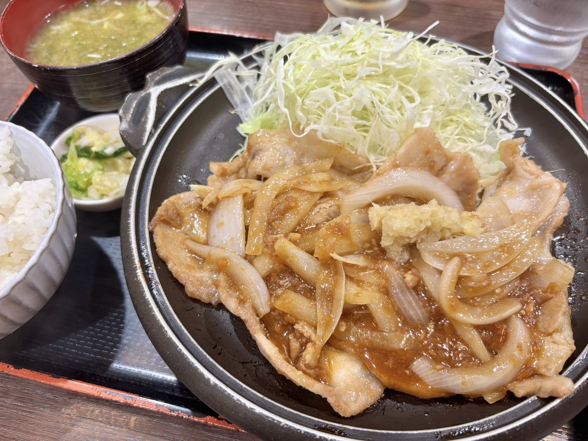 m_m_pp00's tweet photo. 密かに行きつけになりつつある
古代の湯へ♨️

本日も特定日狙い。
平日休みも悪くない…😅？

琥珀色の温泉で温冷交代浴して
高温サウナ3セット。気持ち〜い！
水風呂によく幽霊が出るようで
張り紙に笑ってしまう🤭

ランチは近くの気になってたお店🍴
人生過去一の生姜焼き定食に出会ってしまった🤤 https://t.co/80PbWcwelb
