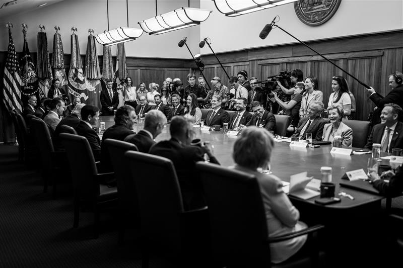 SecVetAffairs's tweet photo. Honored to join @POTUS and fellow Cabinet members at Camp David. We had productive conversations about delivering results for the American people, and I’ll keep fighting every day to ensure America’s Veterans always come first. 🇺🇸 https://t.co/vjAr6MzEEs