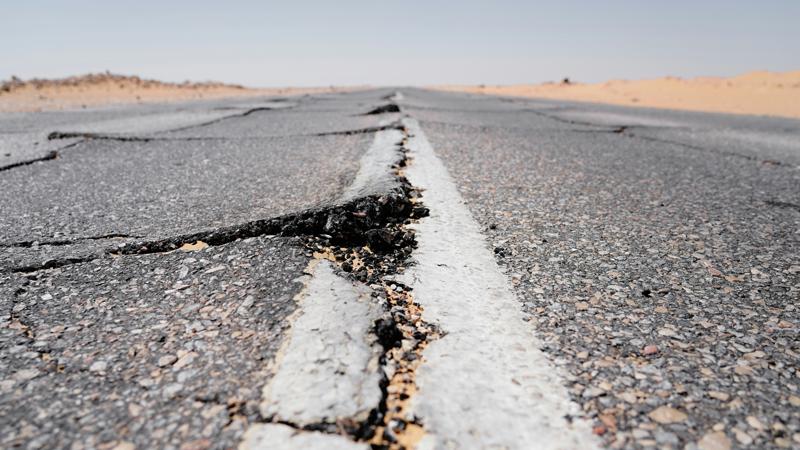 Jezebel's tweet photo. California’s earthquake apocalypse, AKA “the big one,” may be closer than we thought, with some areas under stress not seen in 1,000 years. #earthquakes #thebigone #california #sanandreasfault https://t.co/Qa8crn15Te https://t.co/7gfeBuUTyh